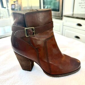 FRYE - Chestnut Leather Ankle Booties (Size 8)